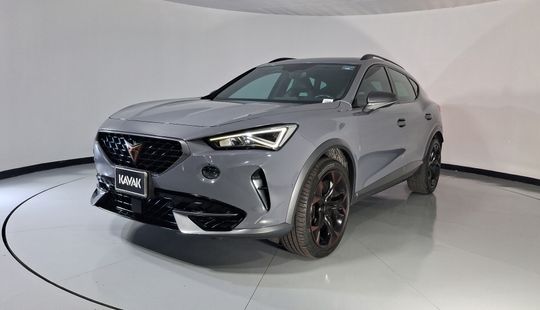 2023 • 46,000 km • Automático