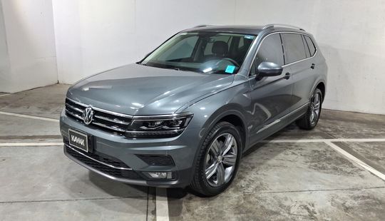 Volkswagen • Tiguan