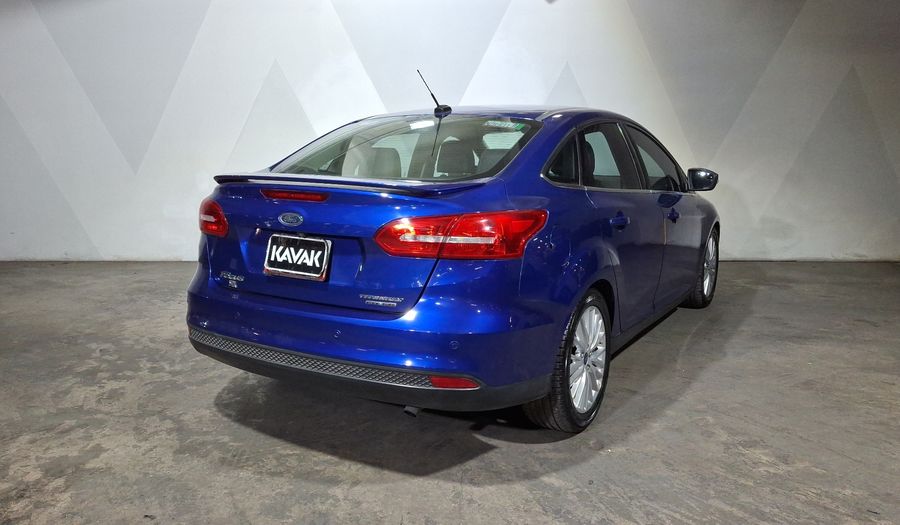Ford Focus 2.0 TITANIUM PLUS AT Sedan 2015