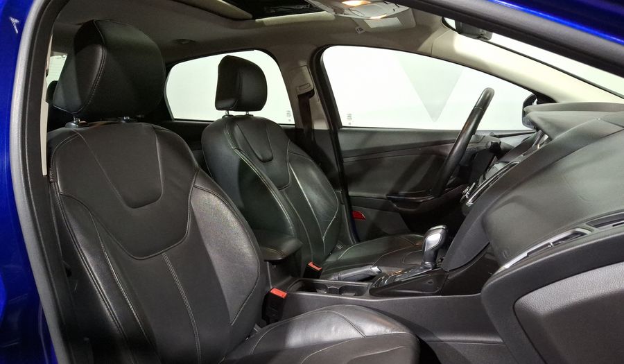 Ford Focus 2.0 TITANIUM PLUS AT Sedan 2015
