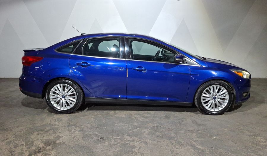Ford Focus 2.0 TITANIUM PLUS AT Sedan 2015