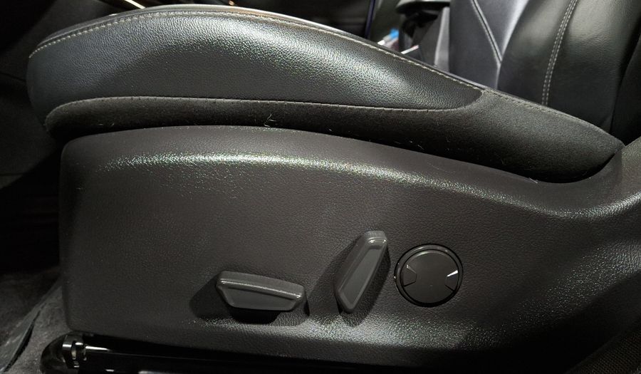 Ford Focus 2.0 TITANIUM PLUS AT Sedan 2015