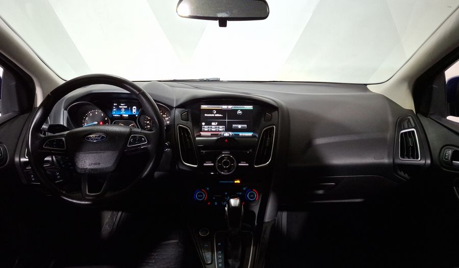 Ford Focus 2.0 TITANIUM PLUS AT Sedan 2015
