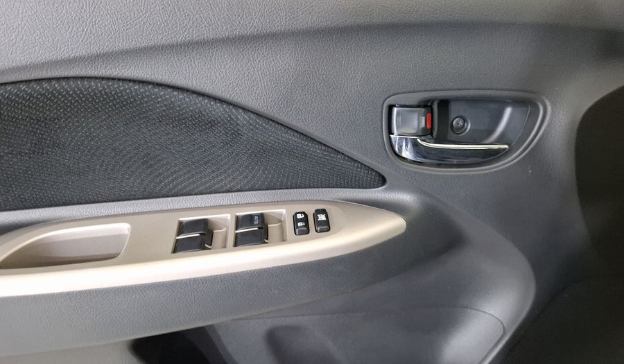 Toyota Yaris 1.5 SEDAN PREMIUM AT Sedan 2015