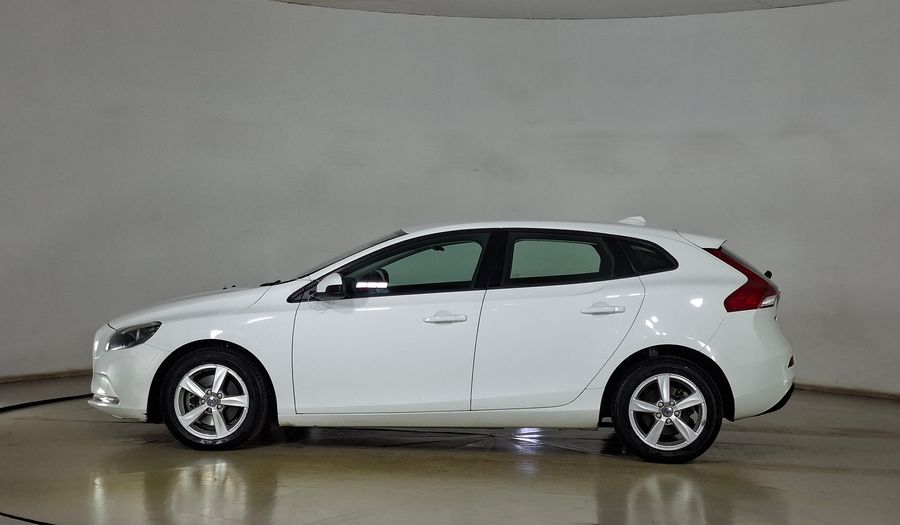 Volvo V40 2.0 D2 COMFORT Hatchback 2016