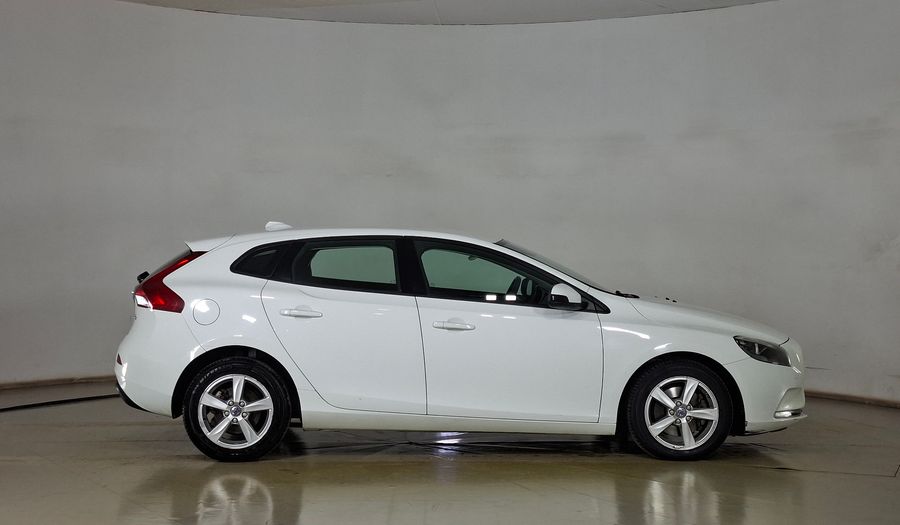 Volvo V40 2.0 D2 COMFORT Hatchback 2016