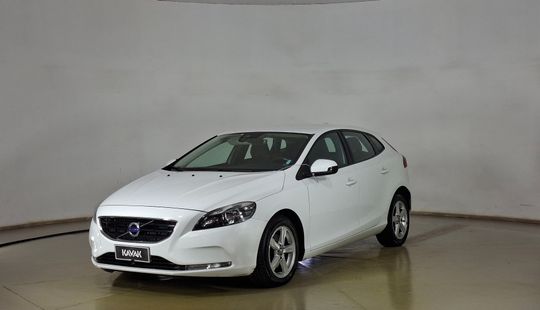 Volvo • V40
