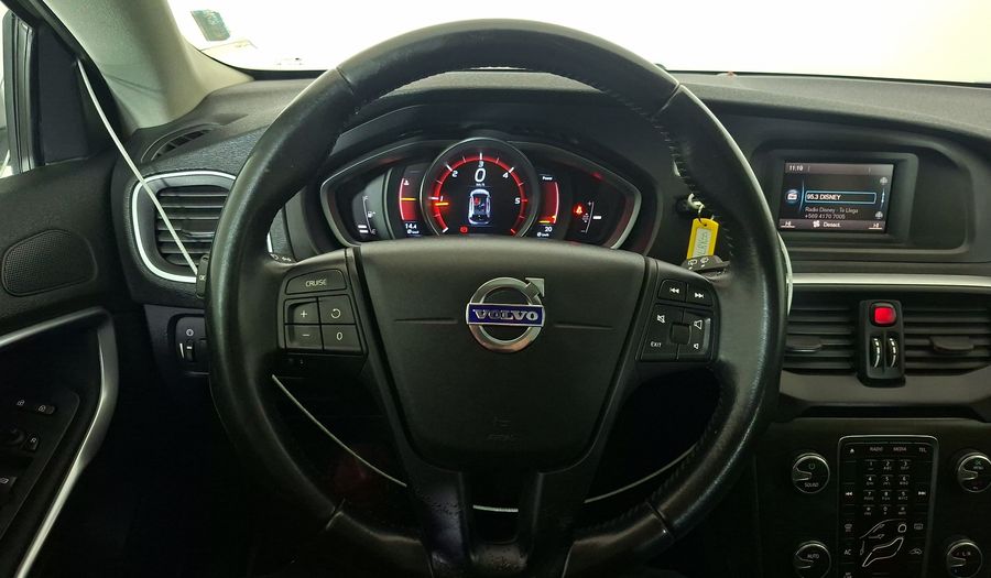 Volvo V40 2.0 D2 COMFORT Hatchback 2016