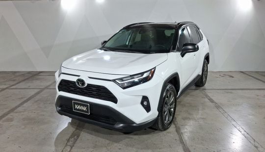 Toyota • RAV4