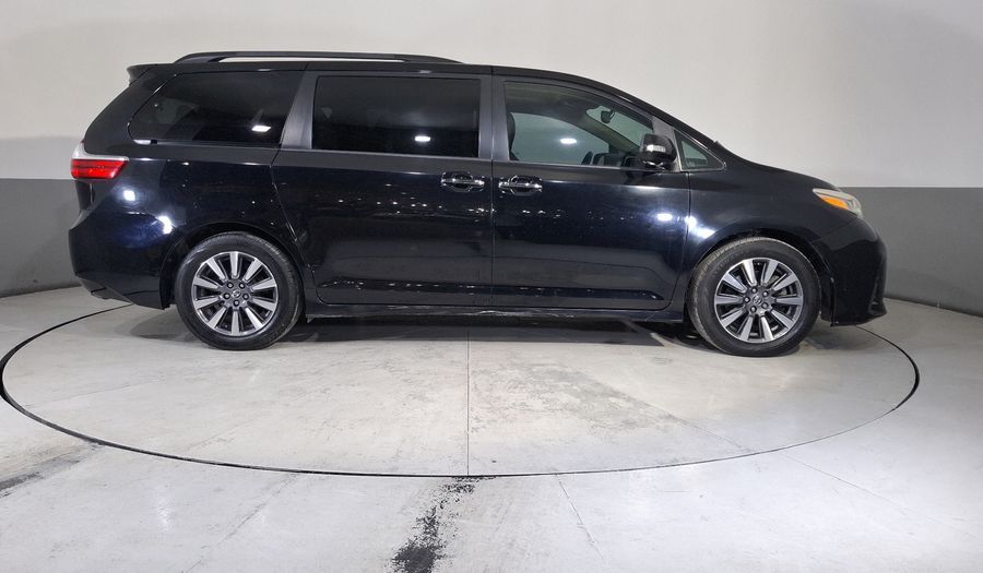 Toyota Sienna 3.5 LIMITED AT Minivan 2018