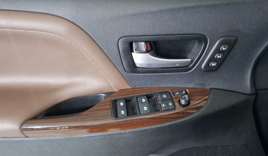Toyota Sienna 3.5 LIMITED AT Minivan 2018