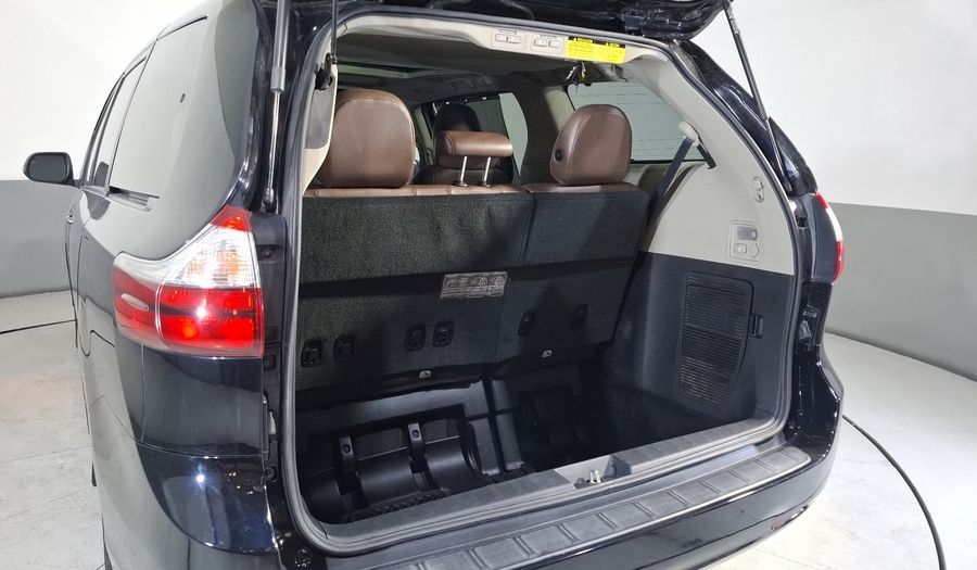 Toyota Sienna 3.5 LIMITED AT Minivan 2018