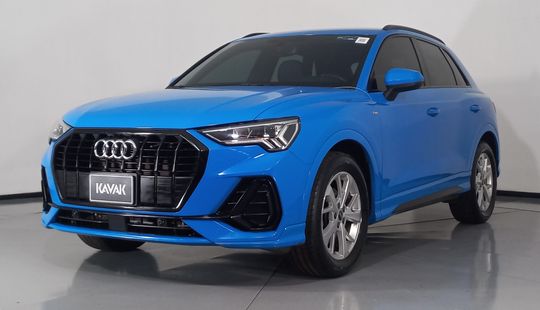 Audi • Q3
