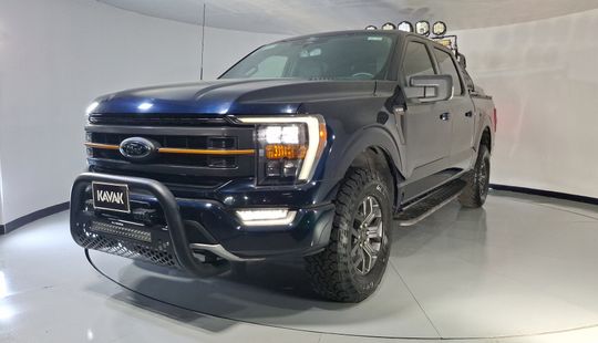 Ford • Lobo