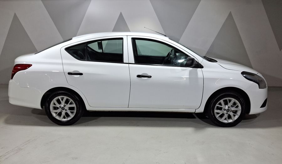 Nissan V-drive 1.6 A/C AUDIO Sedan 2023
