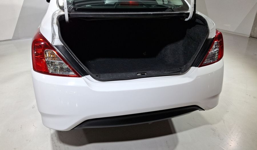 Nissan V-drive 1.6 A/C AUDIO Sedan 2023