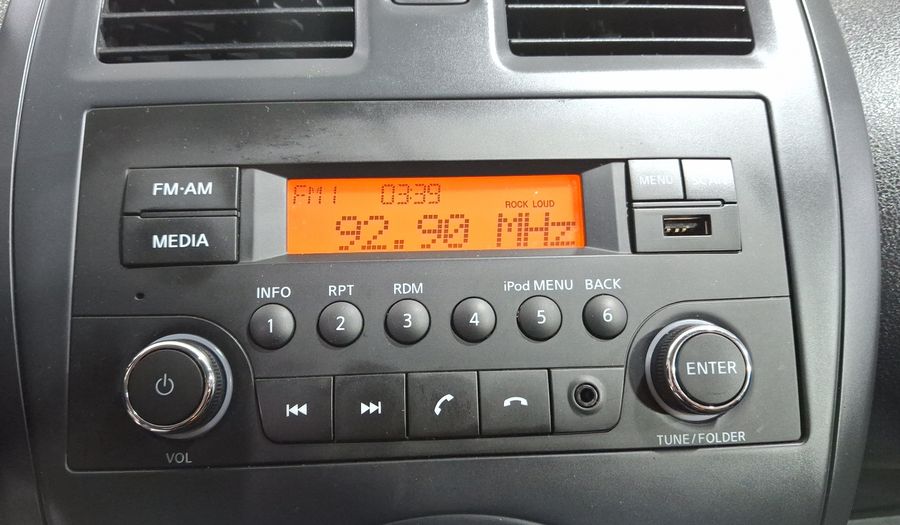 Nissan V-drive 1.6 A/C AUDIO Sedan 2023