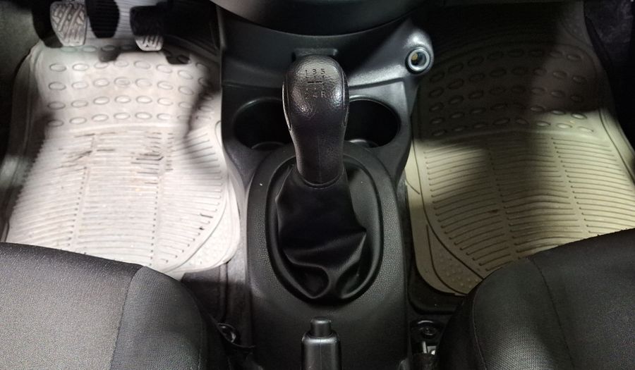 Nissan V-drive 1.6 A/C AUDIO Sedan 2023