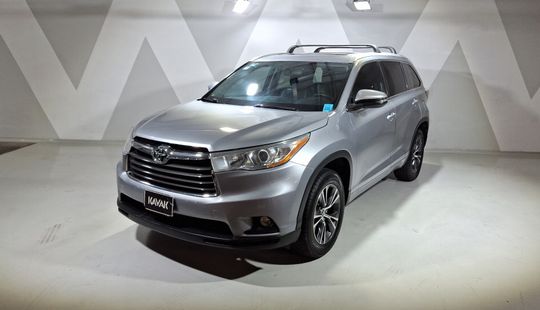 Toyota • Highlander
