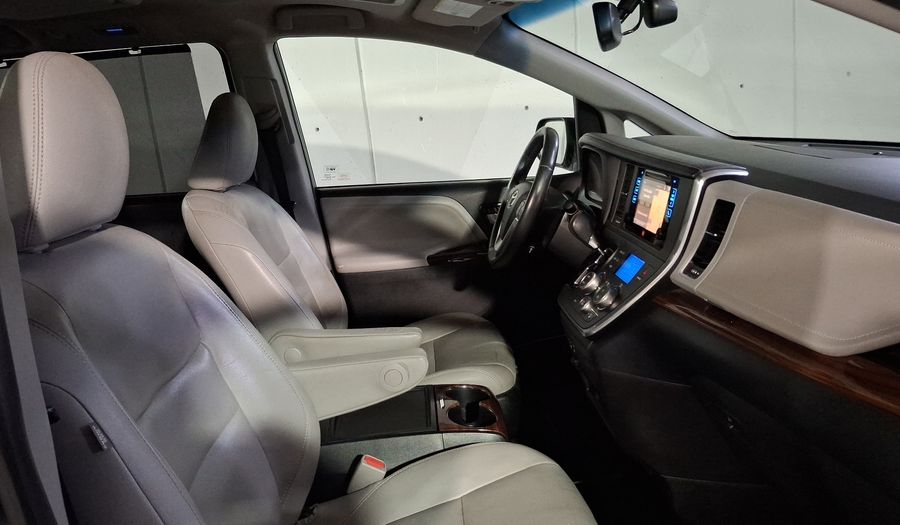 Toyota Sienna 3.5 LIMITED AT Minivan 2017