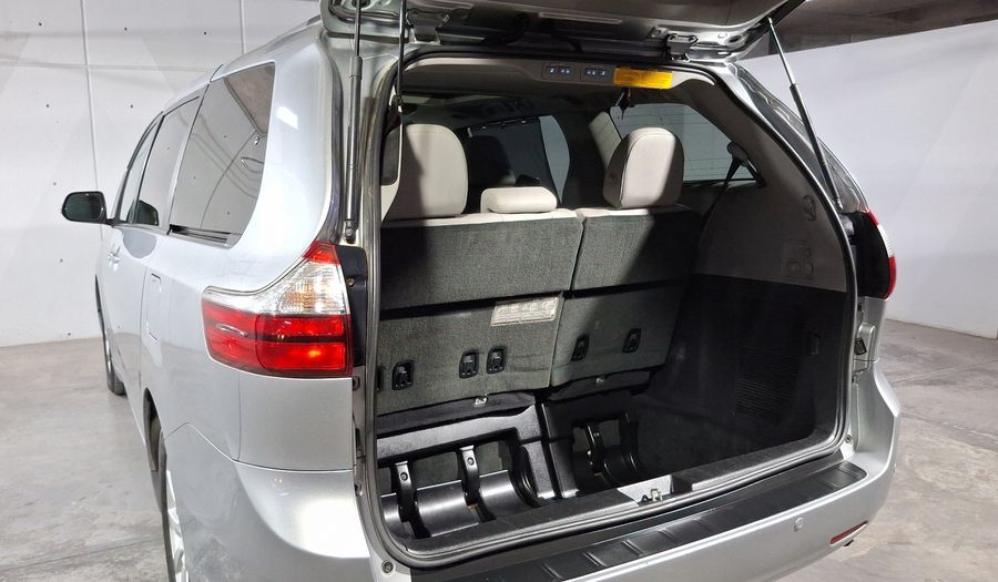 Toyota Sienna 3.5 LIMITED AT Minivan 2017