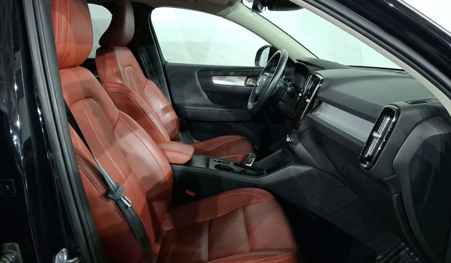Volvo Xc40 2.0 T5 MOMENTUM AUTO 4WD Suv 2020