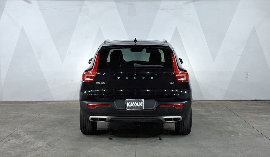 Volvo Xc40 2.0 T5 MOMENTUM AUTO 4WD Suv 2020