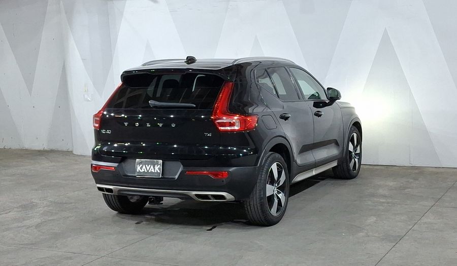 Volvo Xc40 2.0 T5 MOMENTUM AUTO 4WD Suv 2020