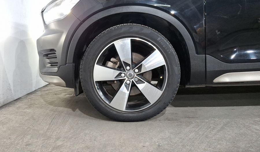 Volvo Xc40 2.0 T5 MOMENTUM AUTO 4WD Suv 2020