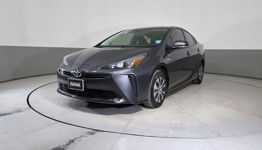 Toyota • Prius