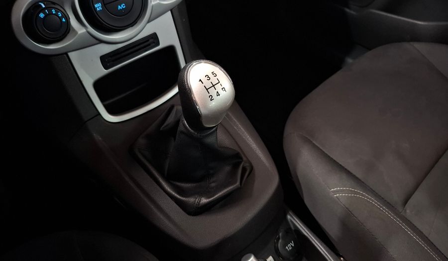 Ford Fiesta Kinetic Design 1.6 SE Hatchback 2016