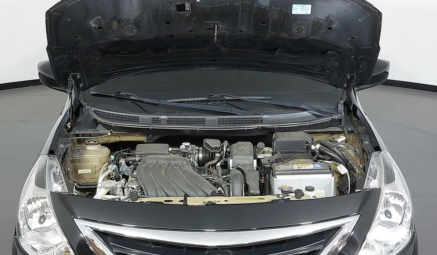 Nissan Versa 1.6 SL Sedan 2016
