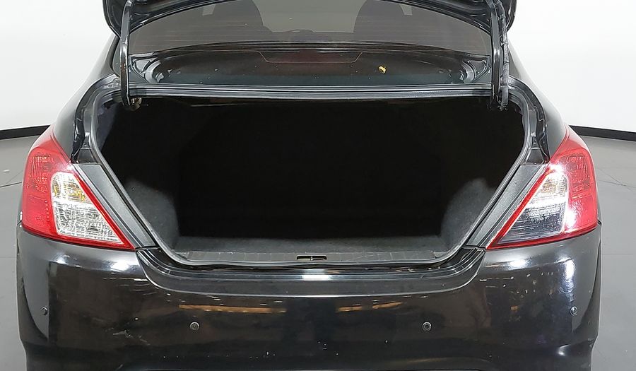 Nissan Versa 1.6 SL Sedan 2016