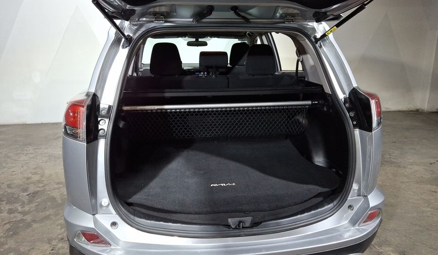 Toyota Rav4 2.5 XLE AWD AT Suv 2016