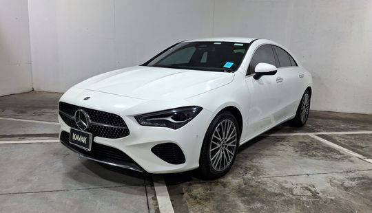 Mercedes Benz • Clase CLA