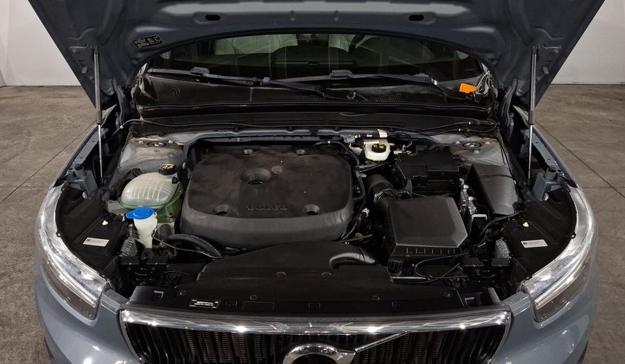 Volvo Xc40 2.0 T4 MOMENTUM AUTO Suv 2022