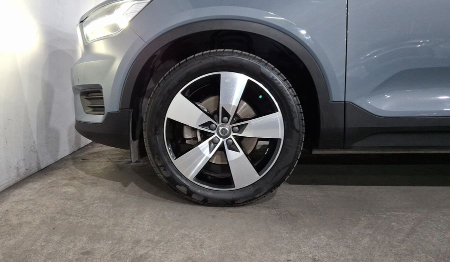 Volvo Xc40 2.0 T4 MOMENTUM AUTO Suv 2022