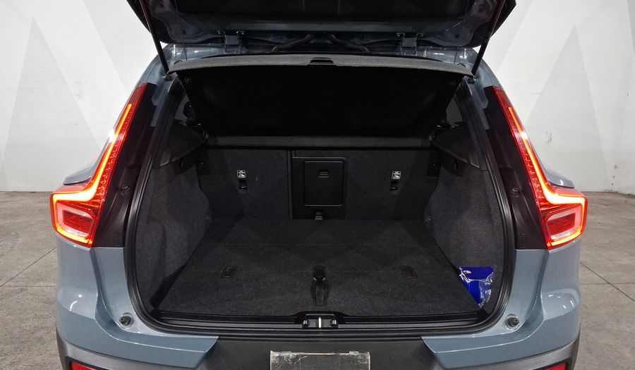Volvo Xc40 2.0 T4 MOMENTUM AUTO Suv 2022