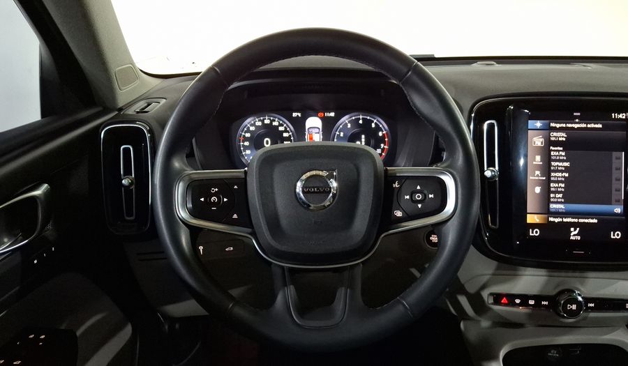 Volvo Xc40 2.0 T4 MOMENTUM AUTO Suv 2022