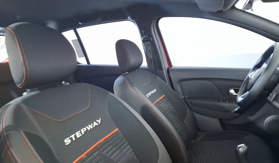 Renault Stepway 1.6 INTENS MT Hatchback 2023