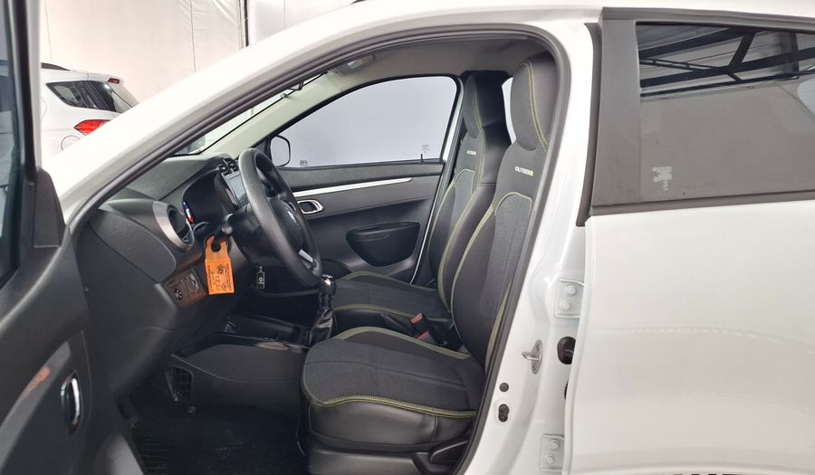 Renault Kwid 1.0 ICONIC OUTSIDER Hatchback 2025