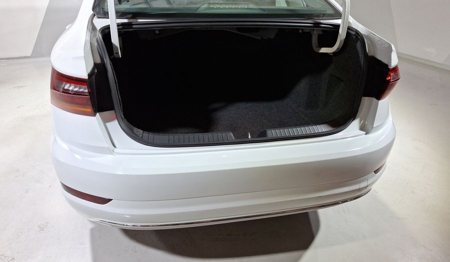 Volkswagen Jetta 1.6 STARTLINE AUTO Sedan 2020