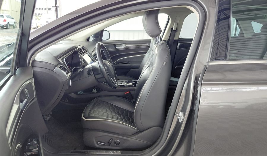Ford Mondeo 2.0 VIGNALE HYBRID AUTO Sedan 2020