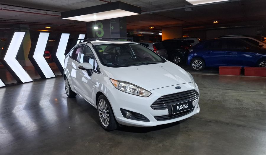 Ford Fiesta Kinetic Design 1.6 TITANIUM Sedan 2013