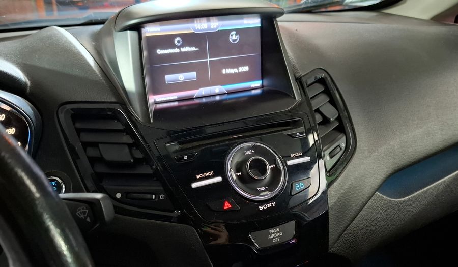 Ford Fiesta Kinetic Design 1.6 TITANIUM Sedan 2013