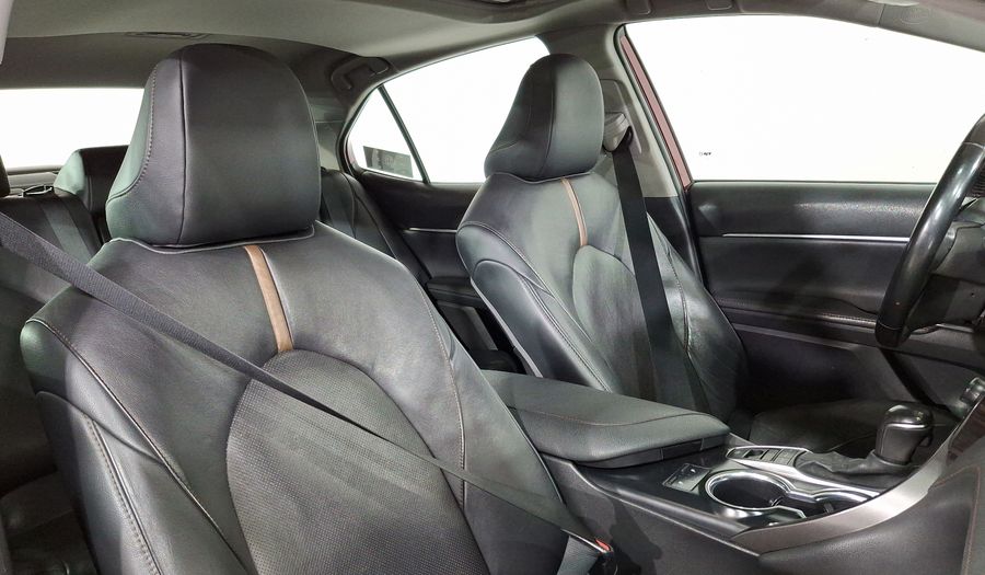 Toyota Camry 2.5 XLE NAVI AUTO Sedan 2020