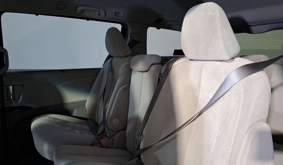 Toyota Sienna 3.5 XLE AT Minivan 2014