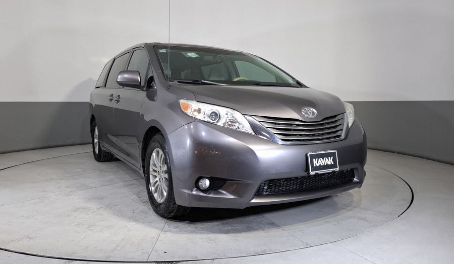 Toyota Sienna 3.5 XLE AT Minivan 2014