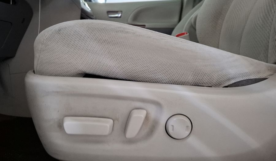 Toyota Sienna 3.5 XLE AT Minivan 2014