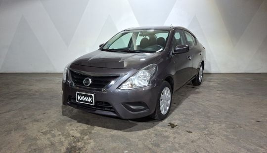 Nissan • Versa